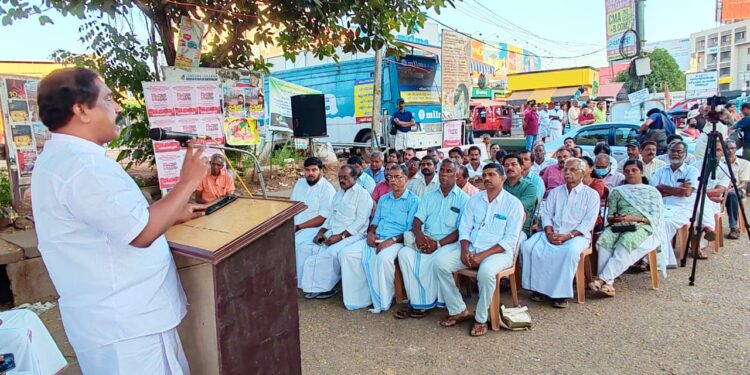 പോലീസ് ഗുണ്ടകൾക്ക് ഗുഡ് സർവീസ് എൻട്രി നൽകുന്ന കാലം:അഡ്വ.മാർട്ടിൻ ജോർജ്ജ്