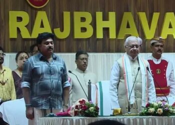 ഗണേഷും കടന്നപ്പള്ളിയും മന്ത്രിമാരായി; പ്രതിപക്ഷം ബഹിഷ്‌കരിച്ചു