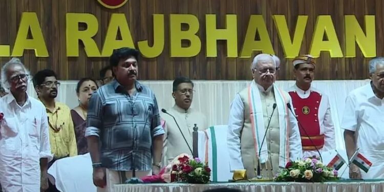 ഗണേഷും കടന്നപ്പള്ളിയും മന്ത്രിമാരായി; പ്രതിപക്ഷം ബഹിഷ്‌കരിച്ചു